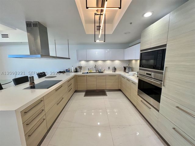 17301 Biscayne Blvd 1707, North Miami Beach, FL 33160