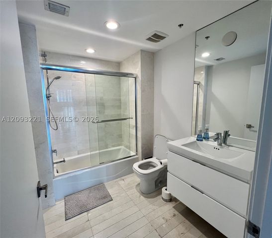 17301 Biscayne Blvd 1707, North Miami Beach, FL 33160