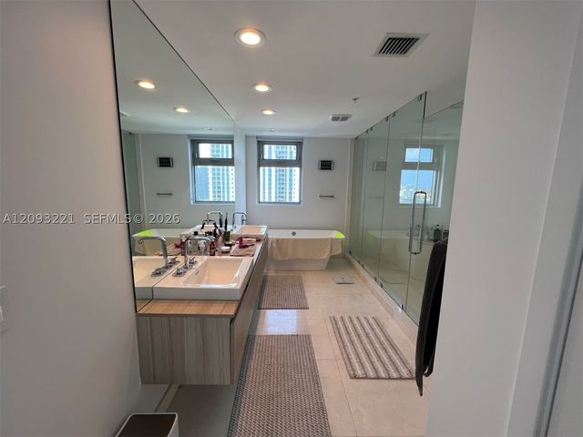 17301 Biscayne Blvd 1707, North Miami Beach, FL 33160