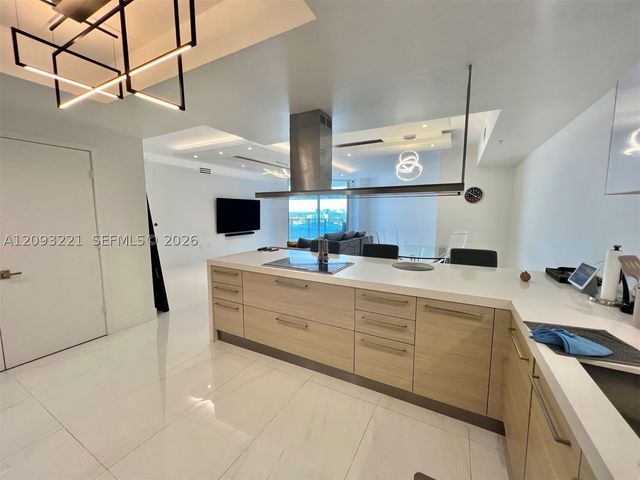 17301 Biscayne Blvd 1707, North Miami Beach, FL 33160
