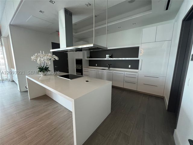 17301 Biscayne Blvd 1707, North Miami Beach, FL 33160