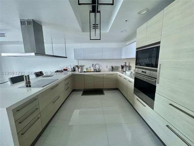 17301 Biscayne Blvd 1707, North Miami Beach, FL 33160