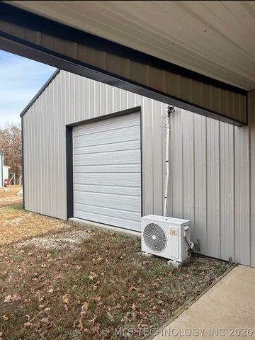 10356 Fig Road, Henryetta, OK 74437