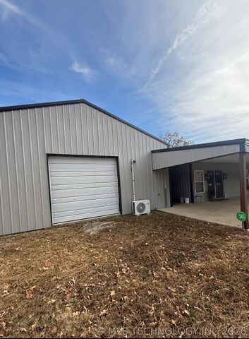 10356 Fig Road, Henryetta, OK 74437