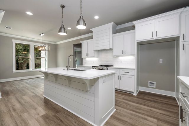 56 Biarritz Way, Hot Springs Village, AR 71909