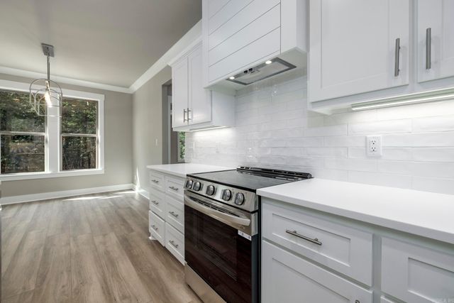 56 Biarritz Way, Hot Springs Village, AR 71909