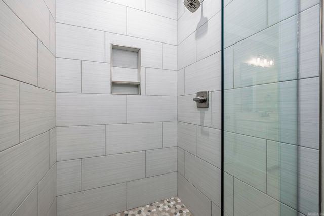 56 Biarritz Way, Hot Springs Village, AR 71909