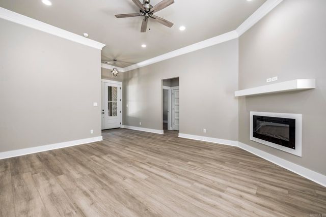 56 Biarritz Way, Hot Springs Village, AR 71909