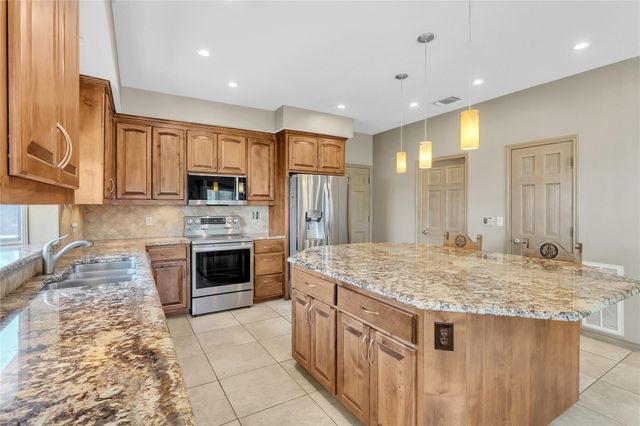 624 Hi Stirrup, Horseshoe Bay, TX 78657