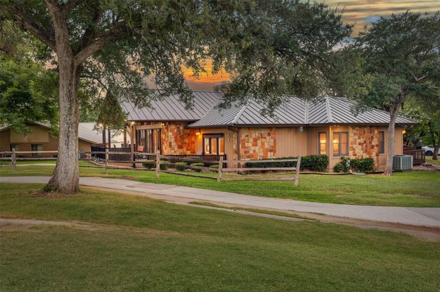 624 Hi Stirrup, Horseshoe Bay, TX 78657
