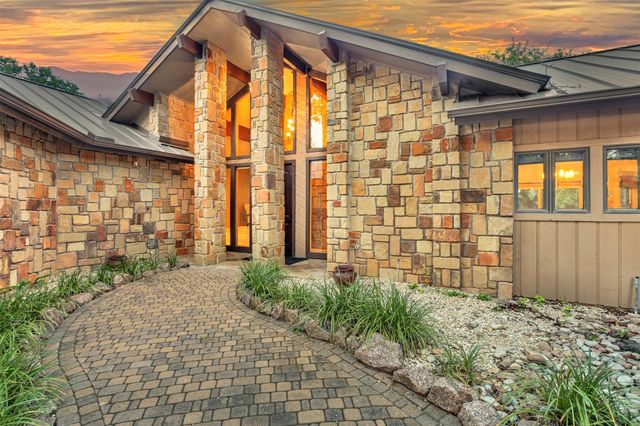 624 Hi Stirrup, Horseshoe Bay, TX 78657