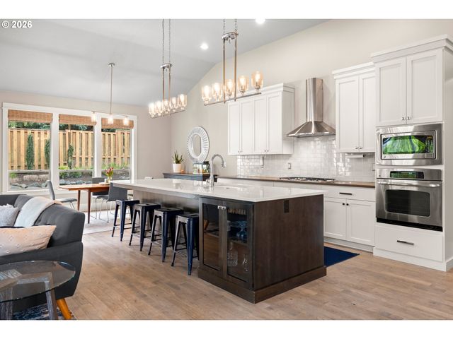 1971 FURLONG Ct, West Linn, OR 97068