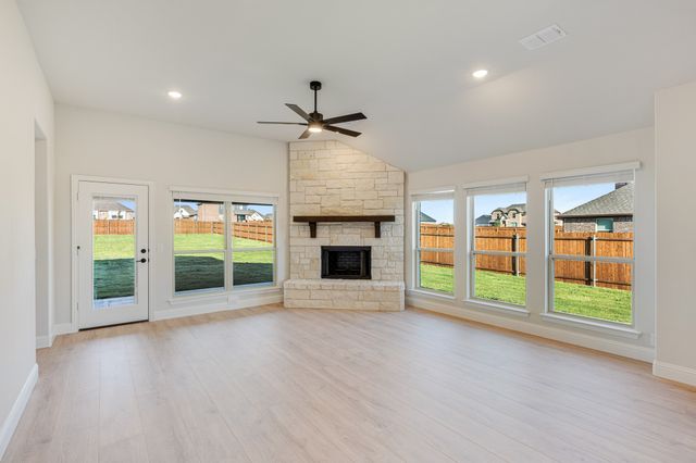 12725 Barretta Drive, Godley, TX 76044