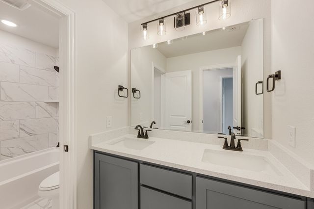 12725 Barretta Drive, Godley, TX 76044