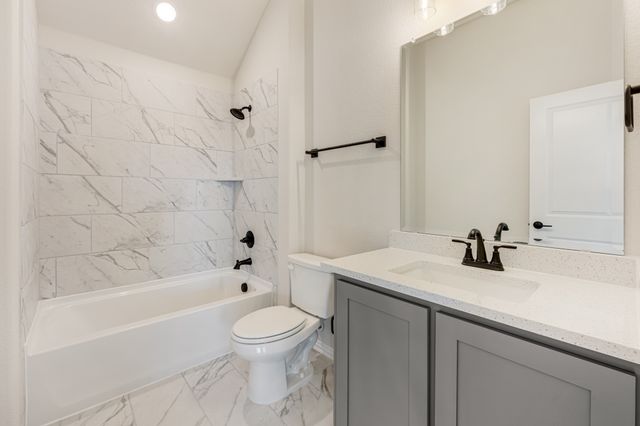 12725 Barretta Drive, Godley, TX 76044