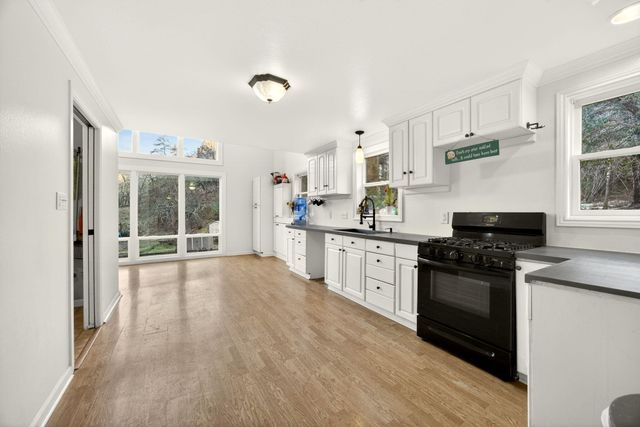 4098 Foots Creek R Fork Road, Gold Hill, OR 97525