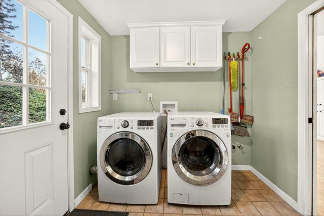 4098 Foots Creek R Fork Road, Gold Hill, OR 97525