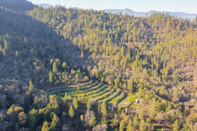 4098 Foots Creek R Fork Road, Gold Hill, OR 97525