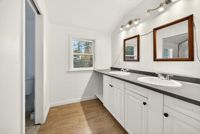 4098 Foots Creek R Fork Road, Gold Hill, OR 97525