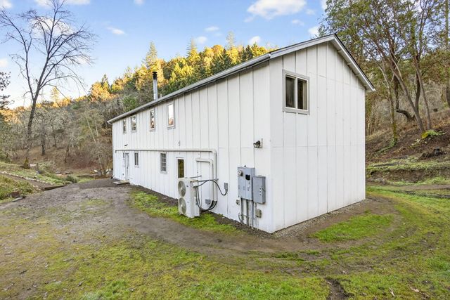 4098 Foots Creek R Fork Road, Gold Hill, OR 97525