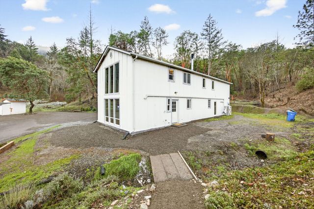 4098 Foots Creek R Fork Road, Gold Hill, OR 97525