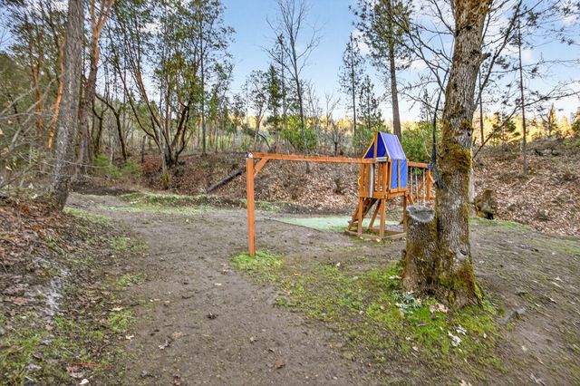 4098 Foots Creek R Fork Road, Gold Hill, OR 97525