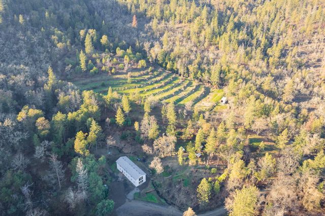 4098 Foots Creek R Fork Road, Gold Hill, OR 97525