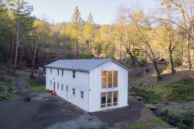 4098 Foots Creek R Fork Road, Gold Hill, OR 97525