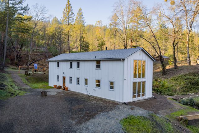 4098 Foots Creek R Fork Road, Gold Hill, OR 97525