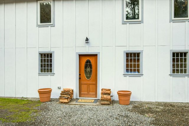 4098 Foots Creek R Fork Road, Gold Hill, OR 97525