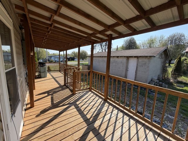 303 W Stewart Ave, Monterey, TN 38574