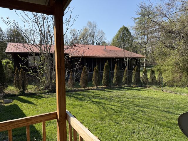 303 W Stewart Ave, Monterey, TN 38574