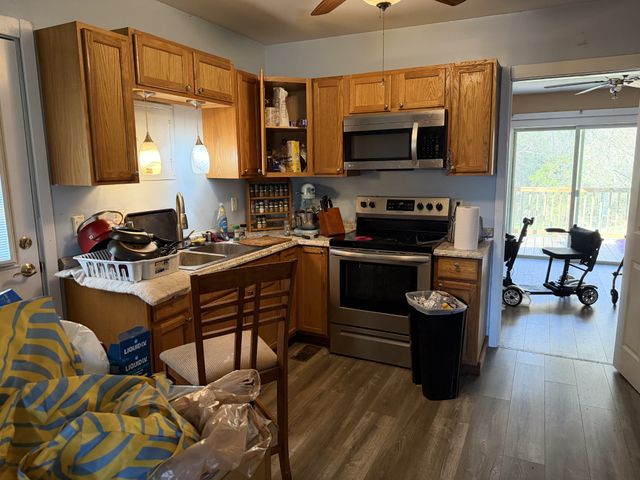 303 W Stewart Ave, Monterey, TN 38574