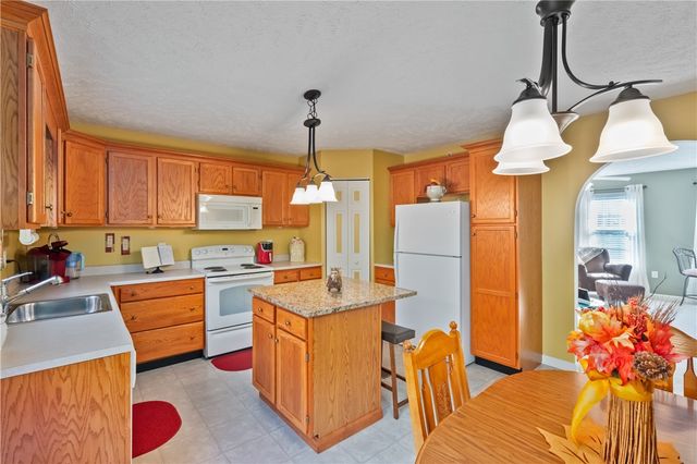 2307 Flint Dr 212-C, South Strabane, PA 15301