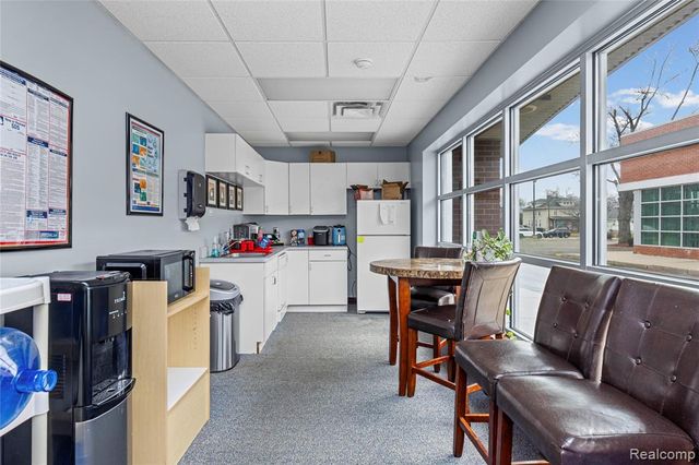 19337 Farmington Road, Livonia, MI 48152