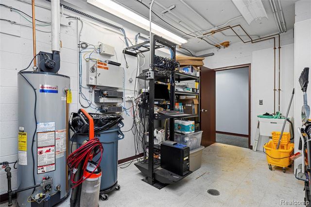 19337 Farmington Road, Livonia, MI 48152