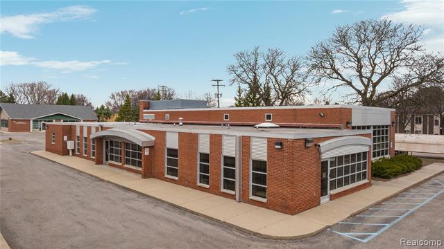 19337 Farmington Road, Livonia, MI 48152