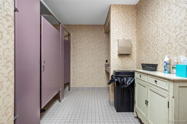 19337 Farmington Road, Livonia, MI 48152