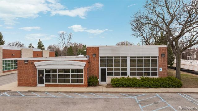 19337 Farmington Road, Livonia, MI 48152