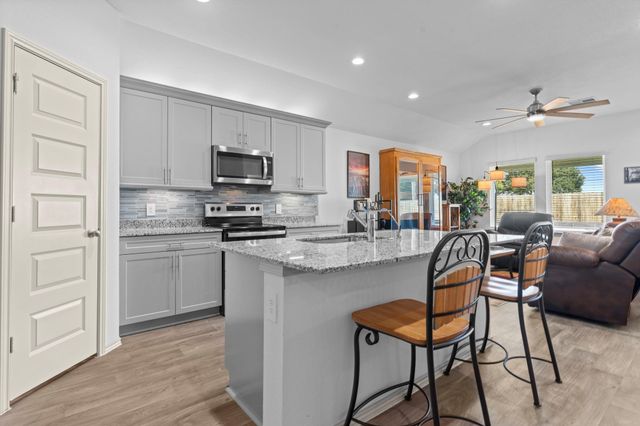 1259 Waterside Trace, Sealy, TX 77474