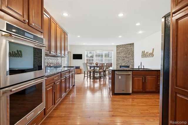 3793 Winding Brook Circle 1, Rochester Hills, MI 48309