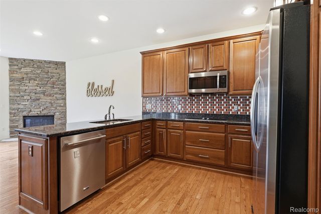 3793 Winding Brook Circle 1, Rochester Hills, MI 48309