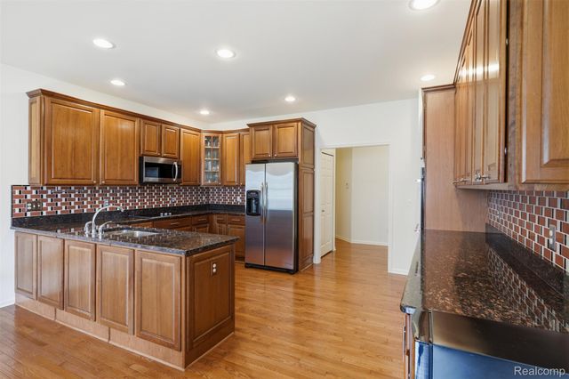 3793 Winding Brook Circle 1, Rochester Hills, MI 48309
