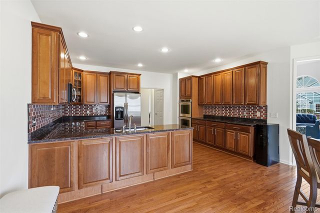3793 Winding Brook Circle 1, Rochester Hills, MI 48309