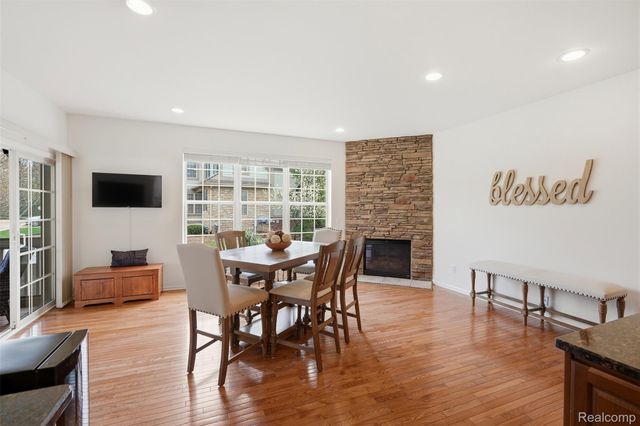 3793 Winding Brook Circle 1, Rochester Hills, MI 48309