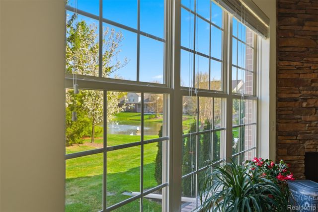 3793 Winding Brook Circle 1, Rochester Hills, MI 48309