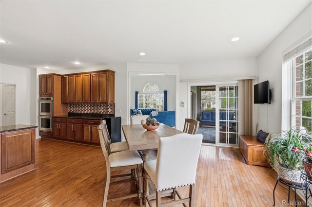 3793 Winding Brook Circle 1, Rochester Hills, MI 48309
