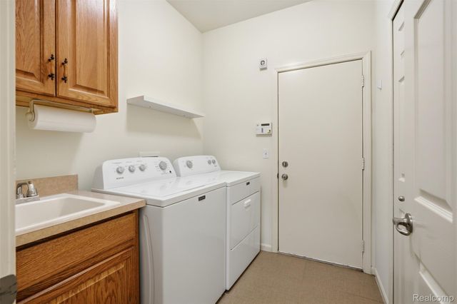 3793 Winding Brook Circle 1, Rochester Hills, MI 48309