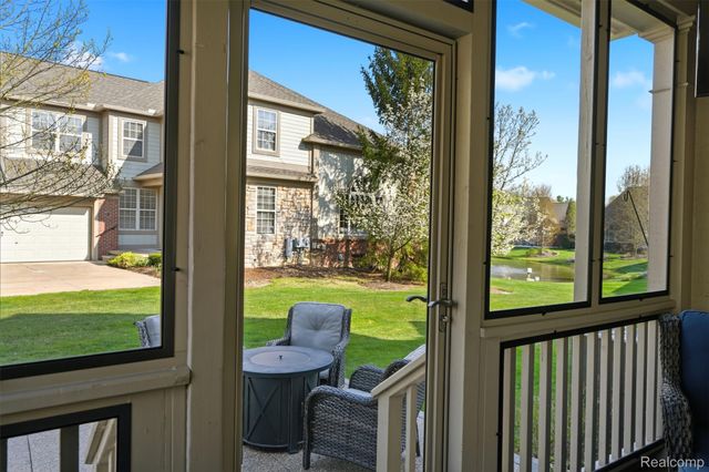 3793 Winding Brook Circle 1, Rochester Hills, MI 48309