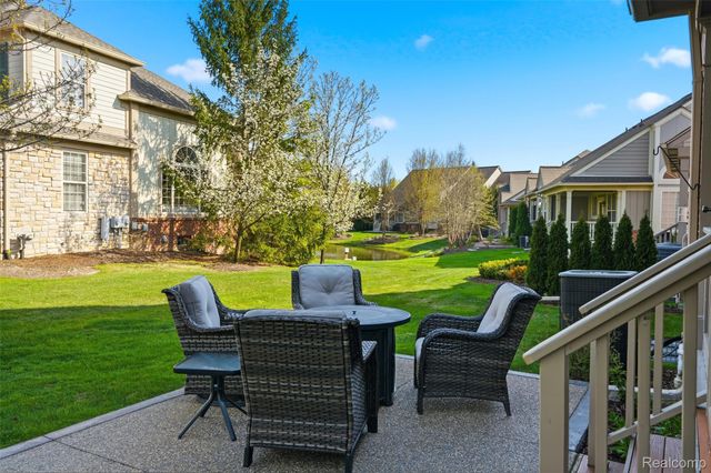 3793 Winding Brook Circle 1, Rochester Hills, MI 48309
